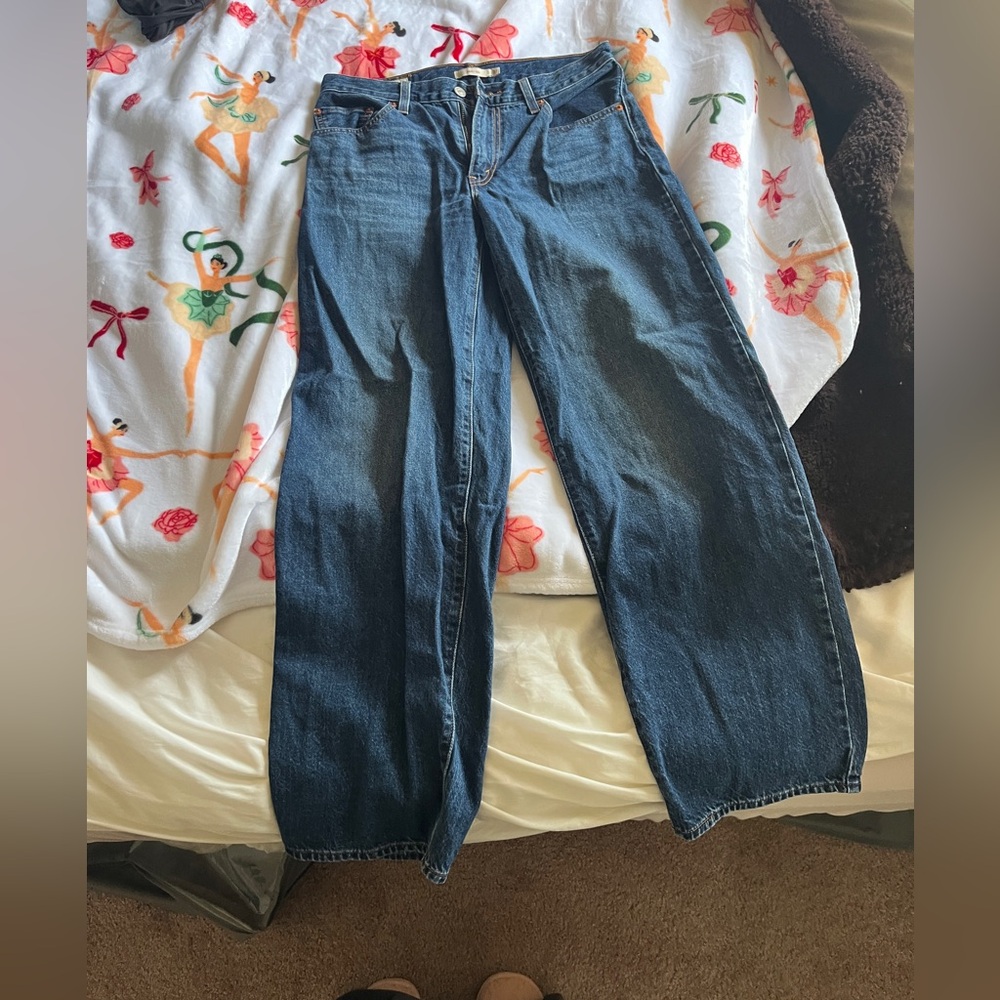 Levi’s baggy dad jeans